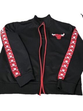 NBA CHICAGO BULLS JACKET SIZE SMALL